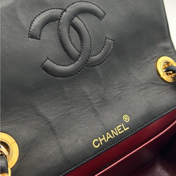 CHANEL VINTAGE CRYSTAL FLAP BAG SMALL - Picture 12 of 16